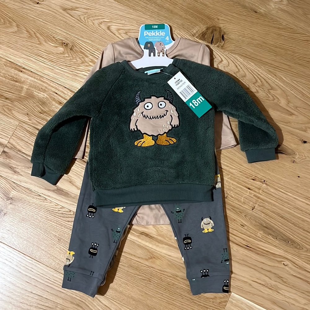 4 piece baby top and pants set (18M)